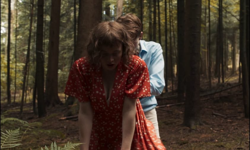 Film you can’t watch with family due to too much $€× scenes 👇👇