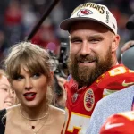 BREAKING NEWS: Taylor Swift, Travis Kelce’s fiance, has appeared in Texas to adopt a 3-year-old baby whose mother and father were swept away in the recent terrible flood. When she saw the baby’s picture on social media, she immediately flew to Texas on a private plane and what she did next left everyone stunned.