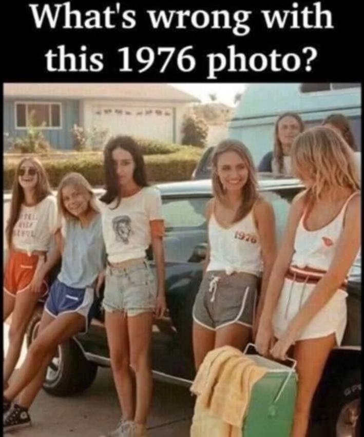 🫦 🫦 How BFF Relationships Have Changed From the ’90s to Today