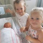 A couple with dwarfism gave birth to three children against the recommendations of doctors and proved that happiness does not depend on height.