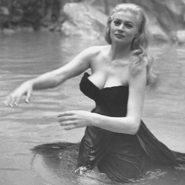 Who is the Reading-born actor seen here in 1997